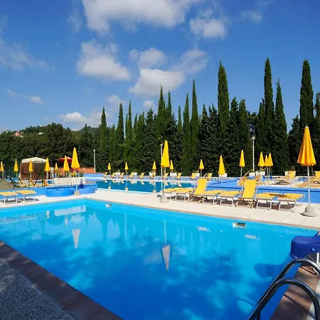 In Ferienresidenz Mit Pool, Cleaning Included Holiday home *